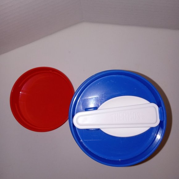 Pokémon Funtainer Vacuum Insulated Thermos Food Jar with Spoon - Picture 4 of 8